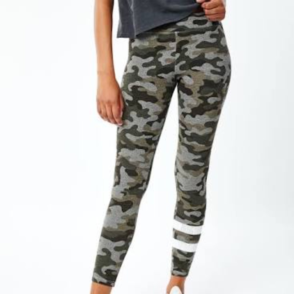 NWT Sundry Stripes Camo Yoga Pant Sz 0 Green Gray